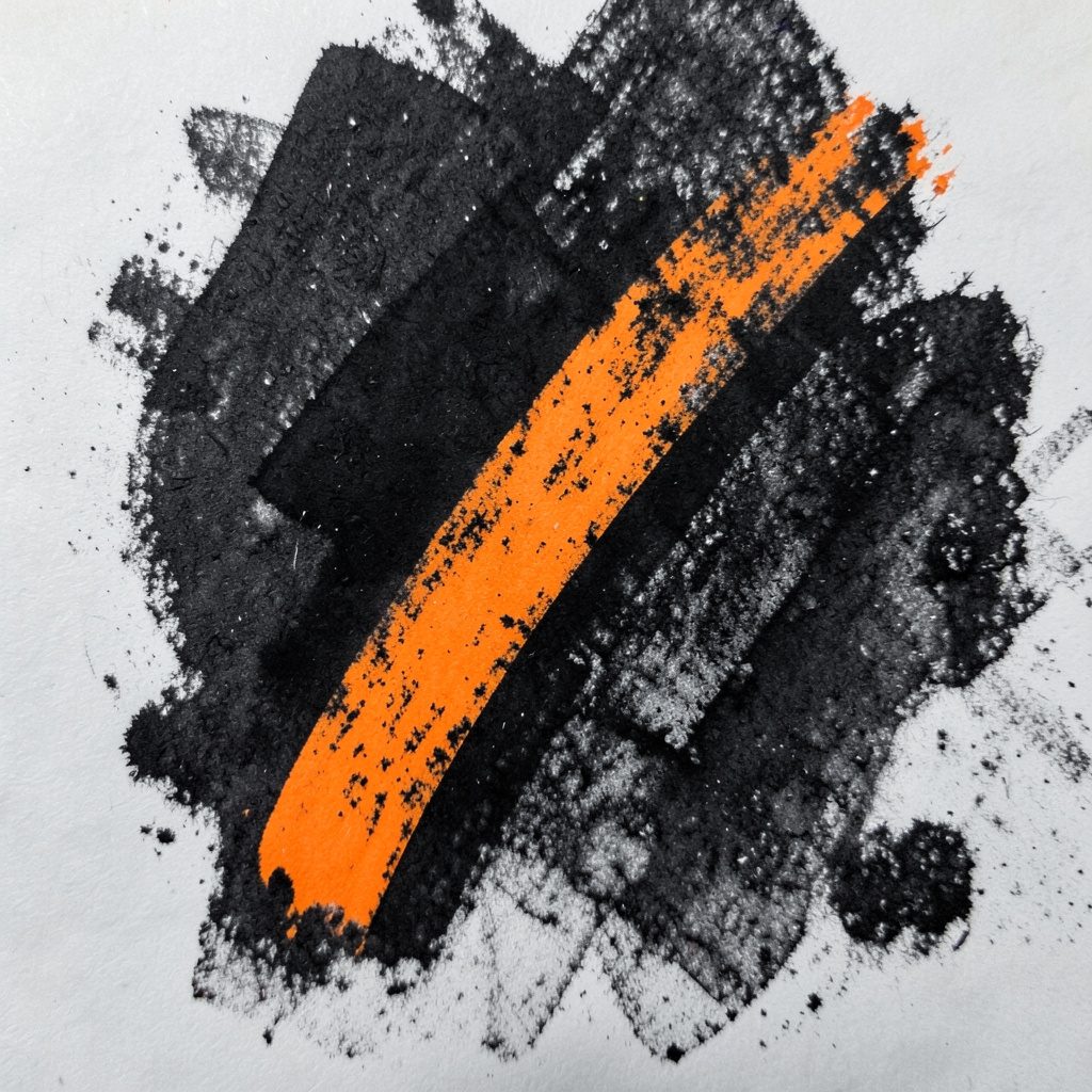 Il·lustració en carbó gris amb nodes connectats per línies formant una xarxa digital sobre fons turquesa apagat